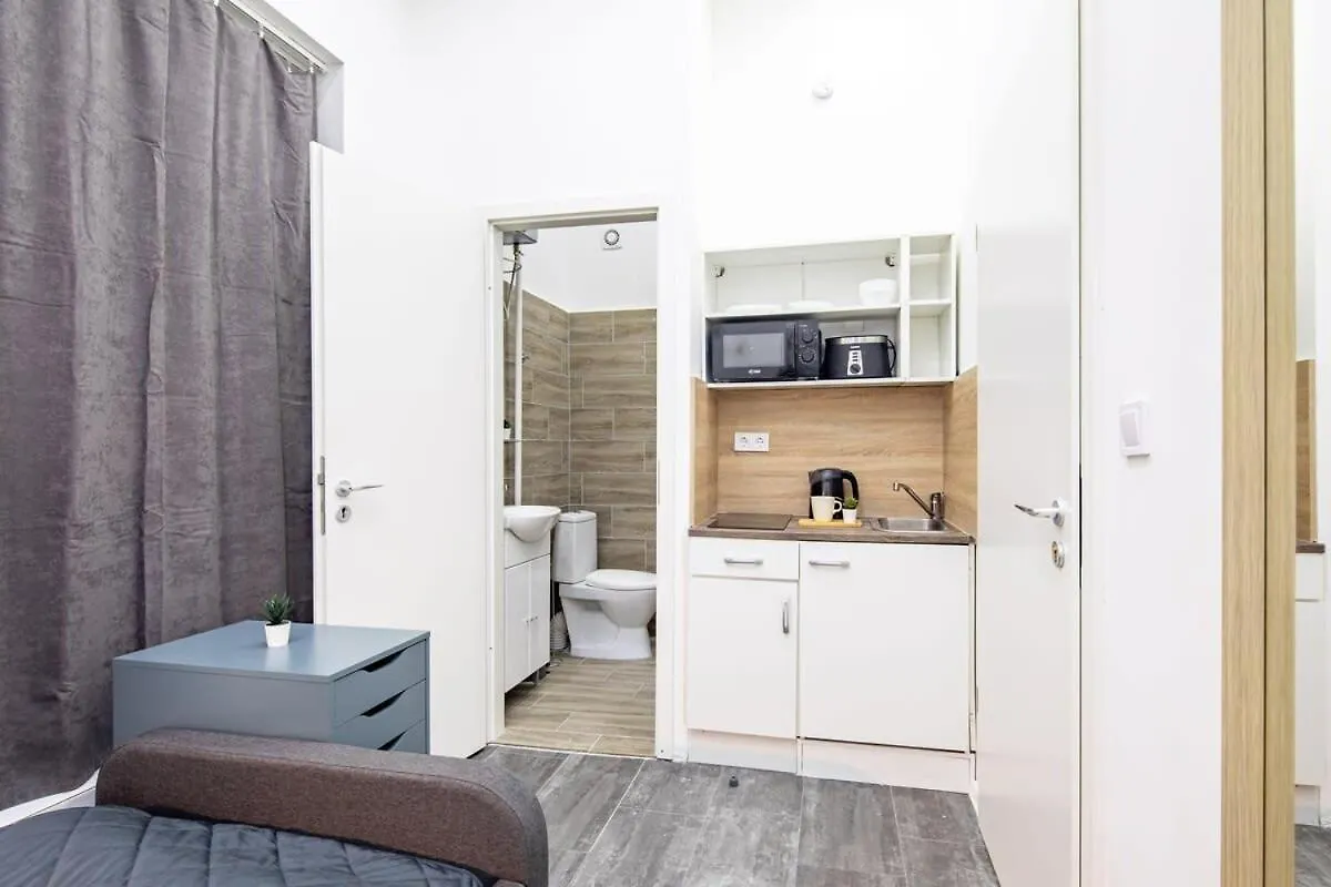 Super Central For Solo Traveller - Aircon Budapest Hungary