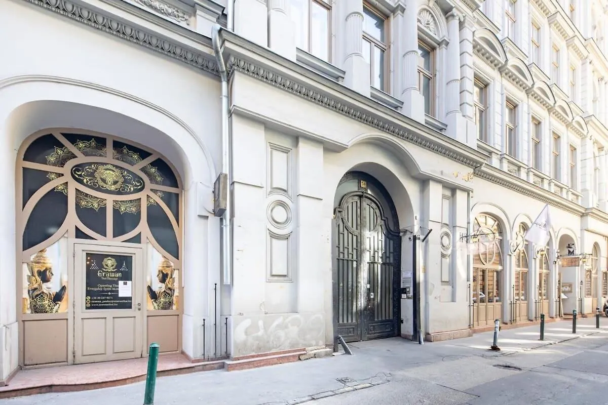 Super Central For Solo Traveller - Aircon Budapest Hungary