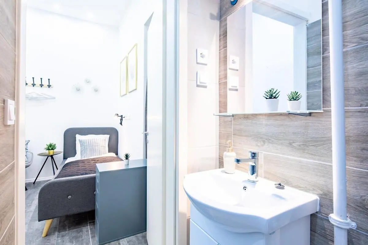 Super Central For Solo Traveller - Aircon Budapest Apartment