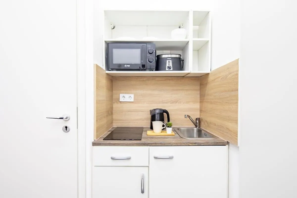 Super Central For Solo Traveller - Aircon Budapest 0*,  Hungary