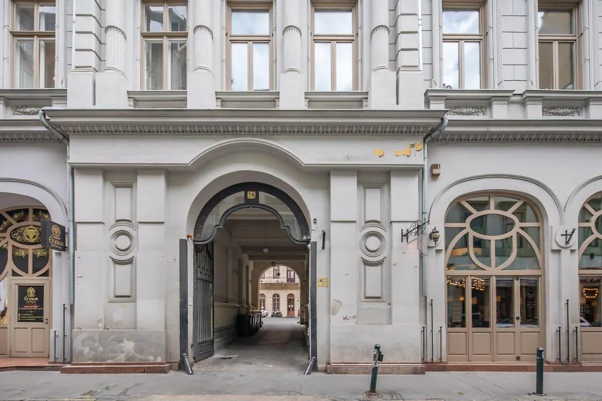 Super Central For Solo Traveller - Aircon Budapest Apartment