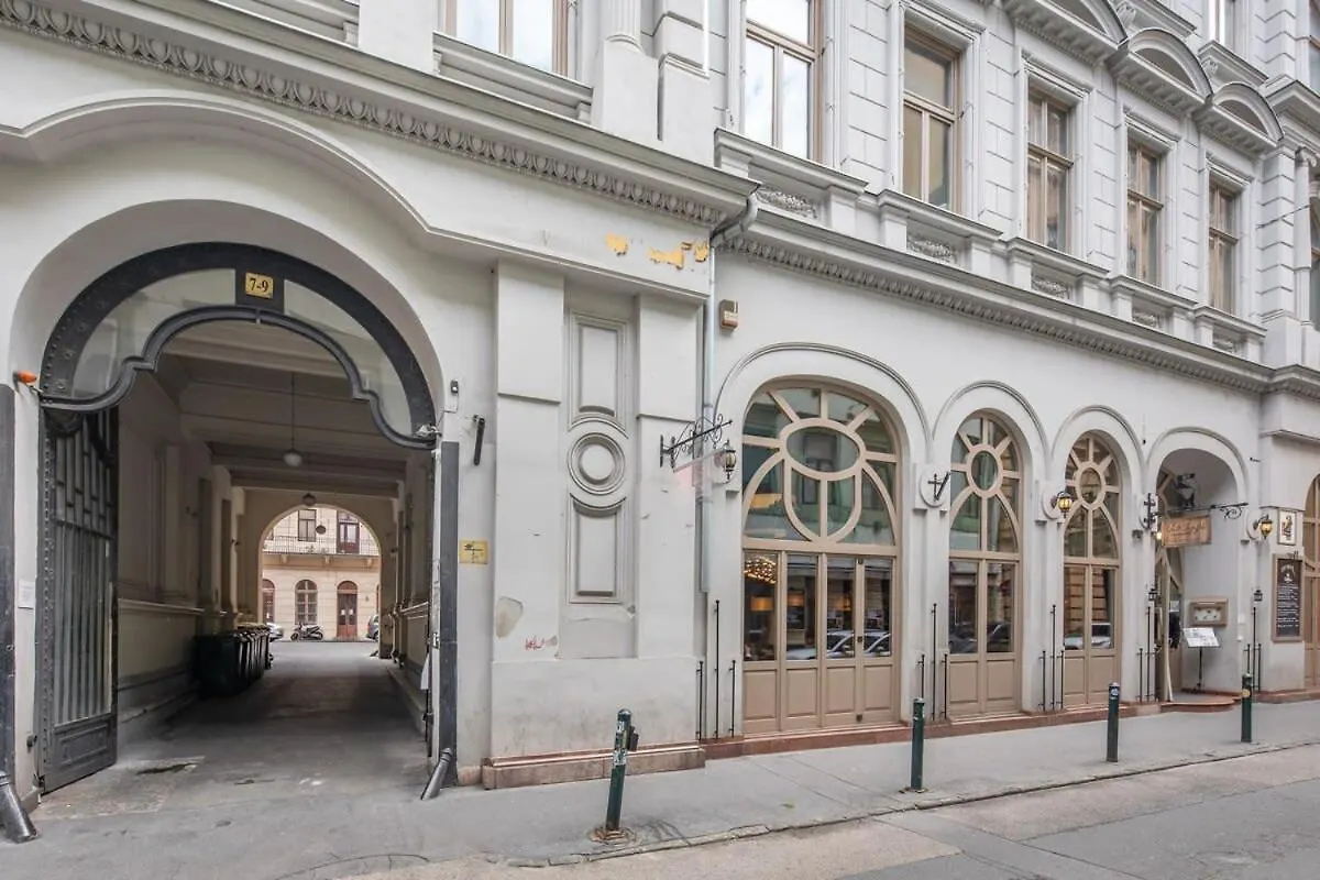 Super Central For Solo Traveller - Aircon Budapest Apartment